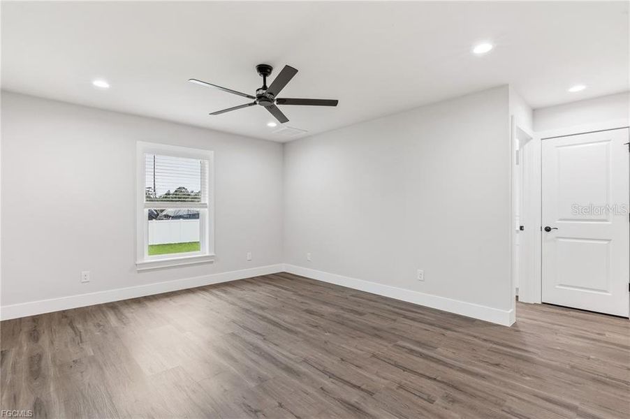 Spacious, unfurnished interior of a new home in , Punta Gorda (Image 21).