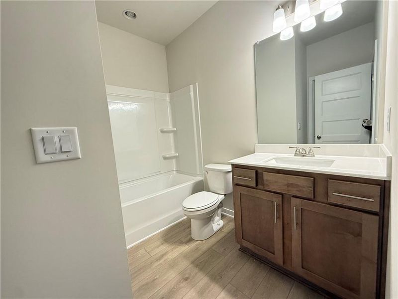 Furnished interior view inside a new home in Ponderosa Farms Manor, Gainesville (Image 10).