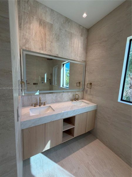 Furnished interior view inside a new home in , Hollywood (Image 19).