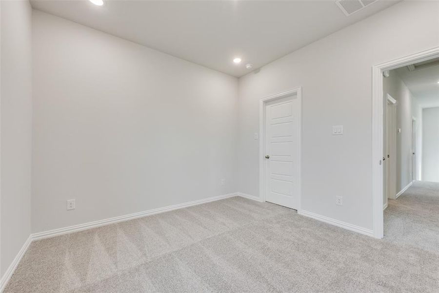 Spacious, unfurnished interior of a new home in Sutton Fields, Celina (Image 16).