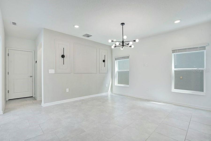 Spacious, unfurnished interior of a new home in Wellness Ridge, Clermont (Image 19).
