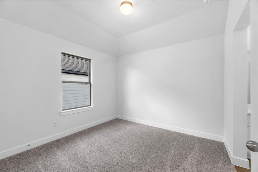 Spacious, unfurnished interior of a new home in Candela, Richmond (Image 15).