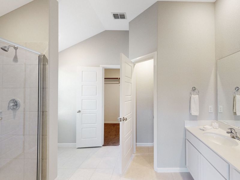 Owner's Bathroom Owner's Bathroom