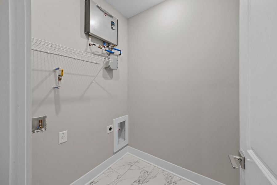 Spacious, unfurnished interior of a new home in , Summerville (Image 35).