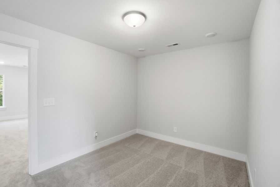 Spacious, unfurnished interior of a new home in Blythe Mill Townhomes, Waxhaw (Image 20).