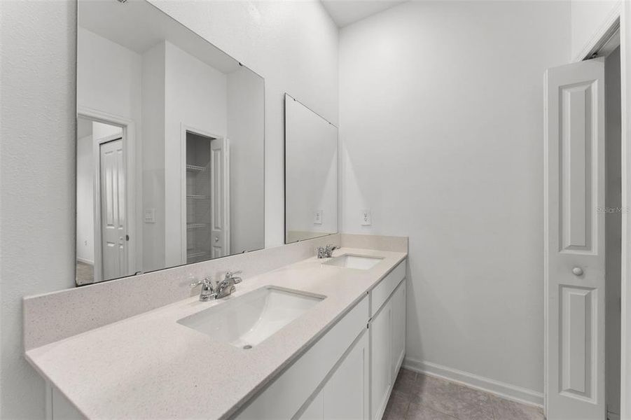 Furnished interior view inside a new home in Peace Creek Reserve, Winter Haven (Image 5).