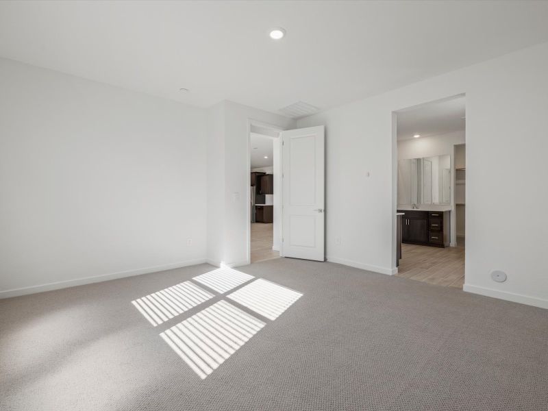 Spacious, unfurnished interior of a new home in Rancho Mirage Signature Series, Maricopa (Image 9).