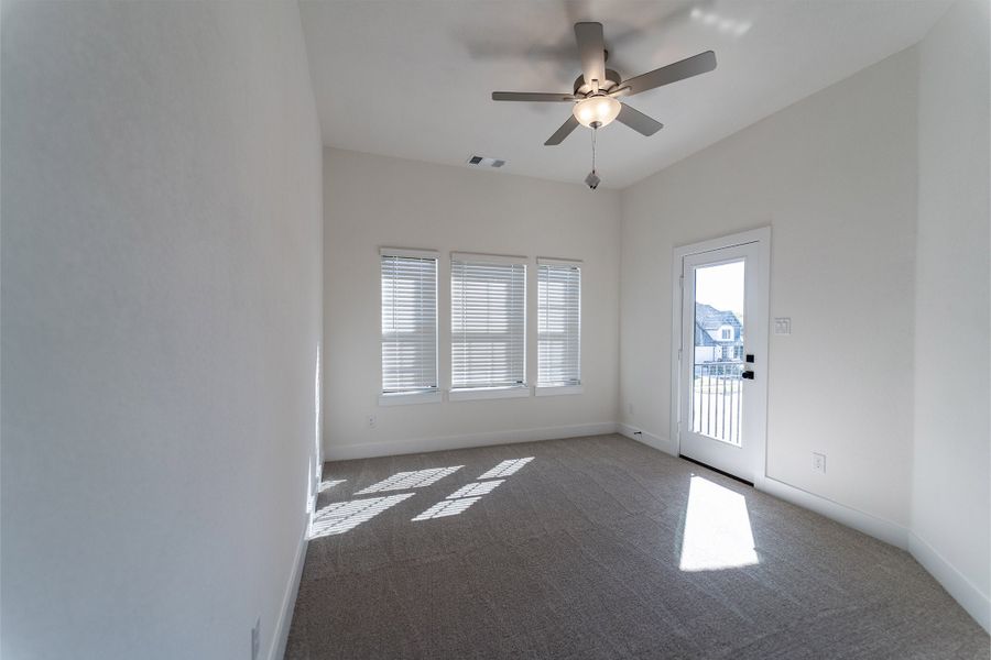 Spacious, unfurnished interior of a new home in Sonoma Verde, Rockwall (Image 54).