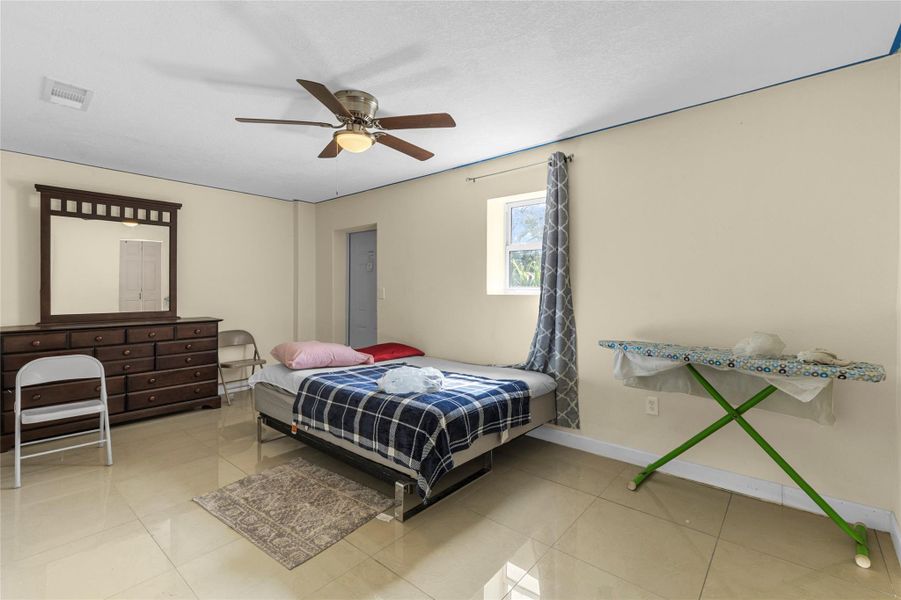 Furnished interior view inside a new home in , Clewiston (Image 6).