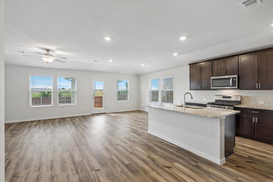Furnished interior view inside a new home in Cibolo Hills, Fort Worth (Image 8).