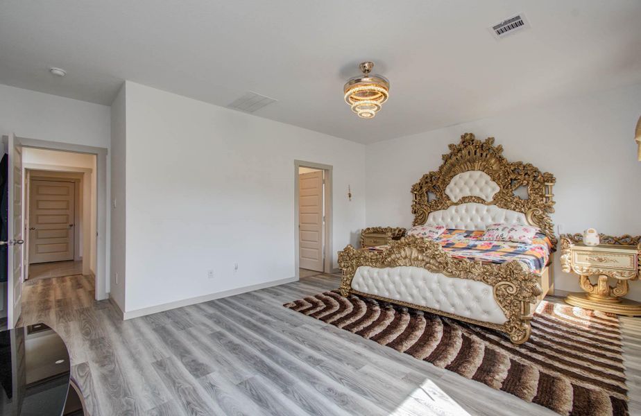 Furnished interior view inside a new home in Parks Edge, Missouri City (Image 26).