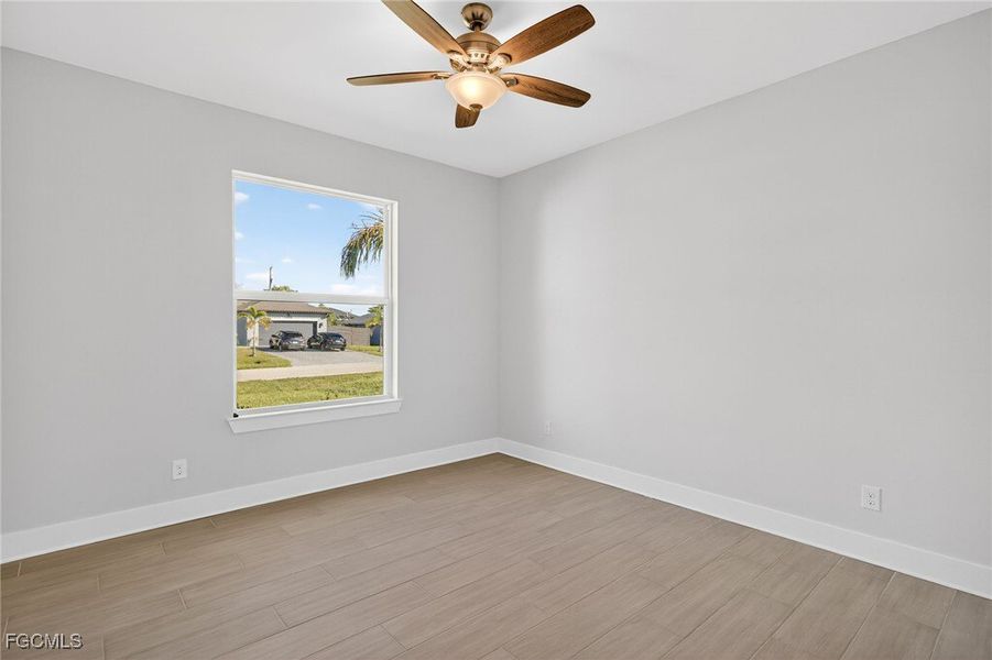 Spacious, unfurnished interior of a new home in Cape Coral, Cape Coral (Image 21).