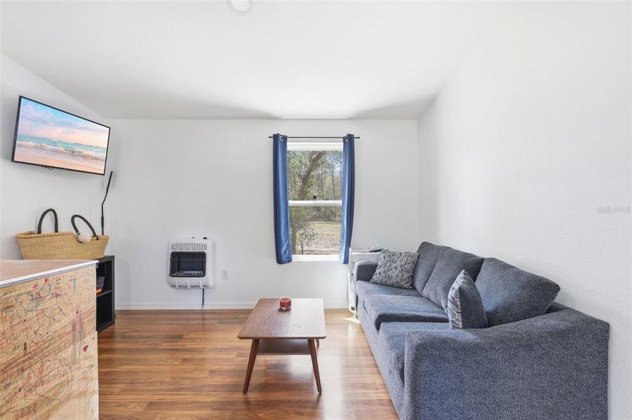 Furnished interior view inside a new home in , Dunnellon (Image 12).