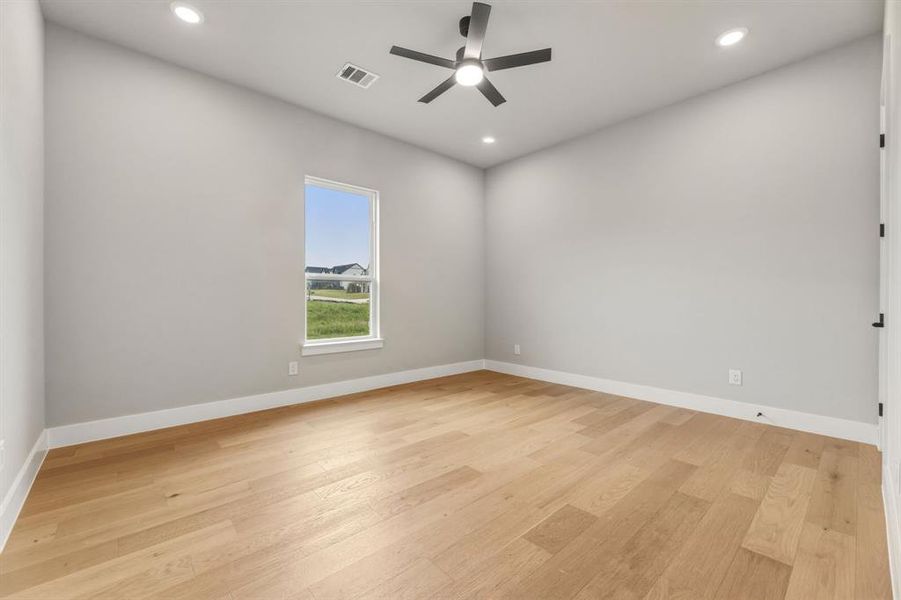Spacious, unfurnished interior of a new home in Capitol Hill, Anna (Image 27).