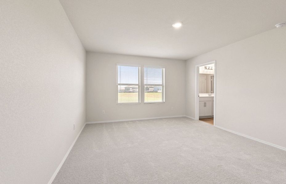 Spacious, unfurnished interior of a new home in Sonterra, Jarrell (Image 27).