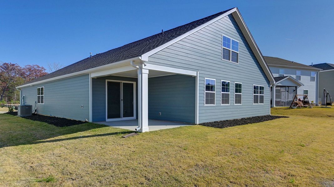 Exterior details and patio area of a home in Livingston Woods, Irmo (Image 4).