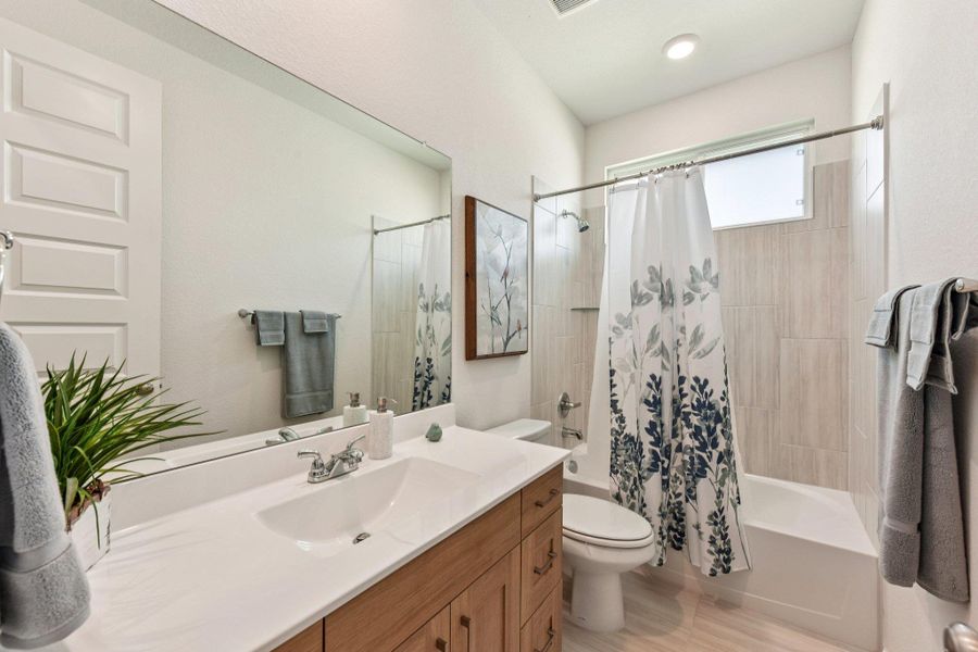Furnished interior view inside a new home in Highland Village, Georgetown (Image 12).