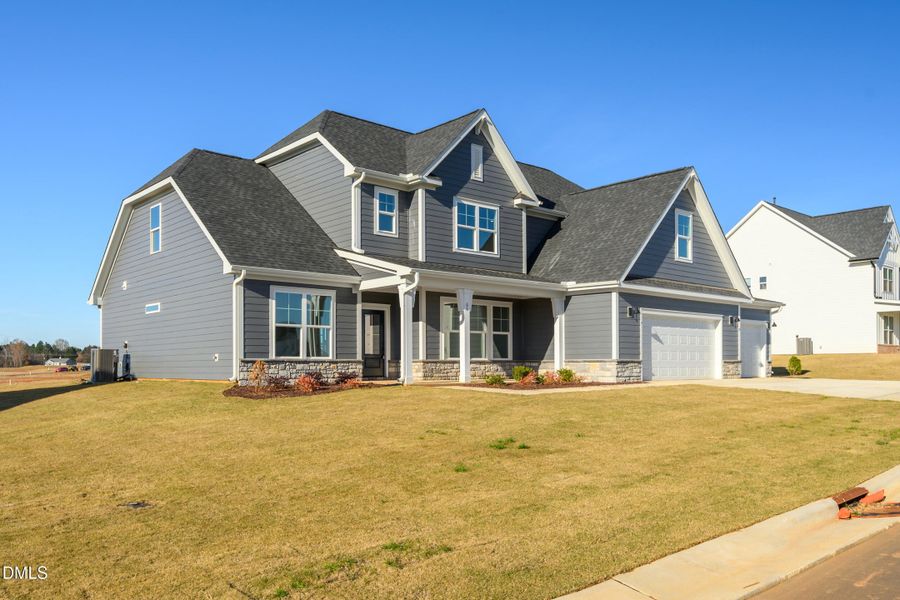 2 -66 tennyson drive, exterior