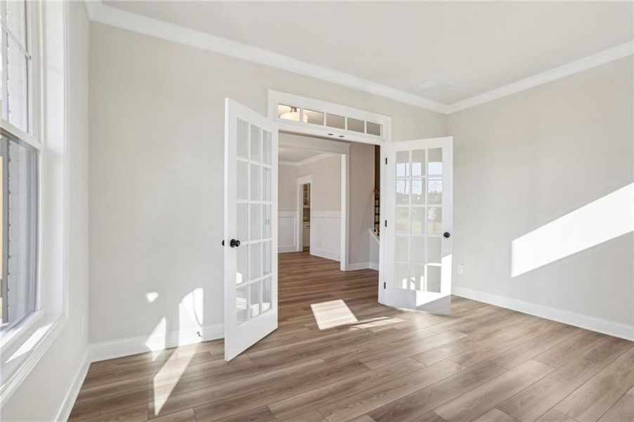 Spacious, unfurnished interior of a new home in Ponderosa Farms Reserve, Gainesville (Image 39).