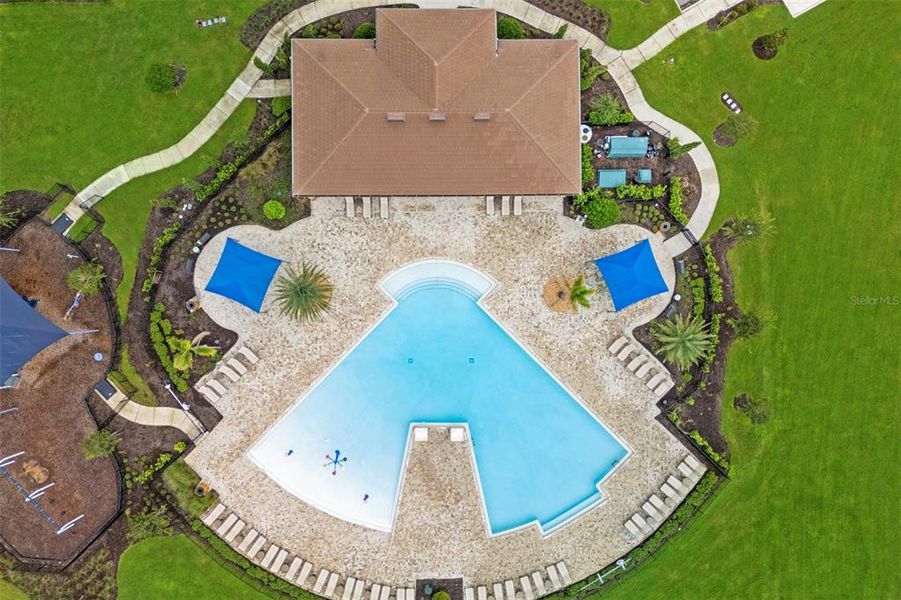 Community amenities in Ridgeview, Clermont (Image 10).