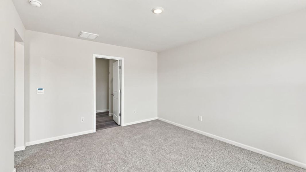 Spacious, unfurnished interior of a new home in Baxter Village, Boiling Springs (Image 30).