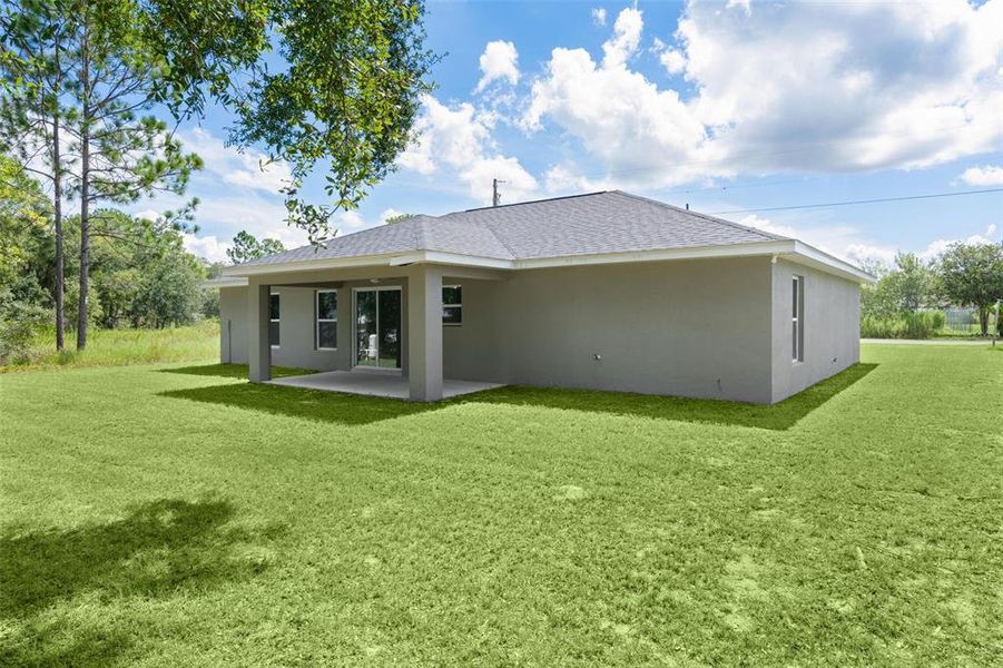 Exterior details and patio area of a home in , Ocklawaha (Image 22).