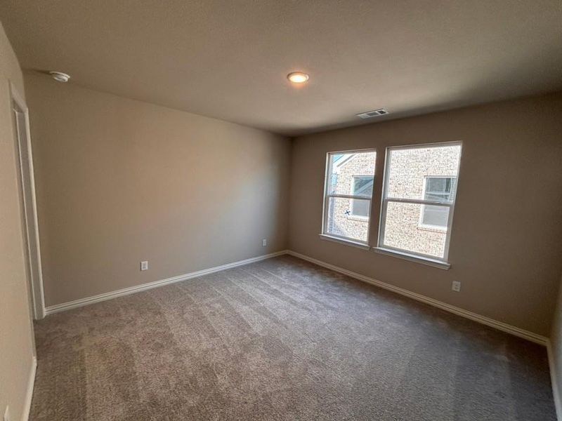 Spacious, unfurnished interior of a new home in Northstar, Haslet (Image 13).