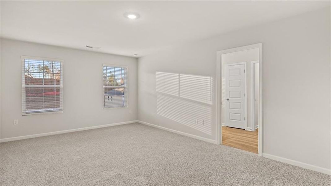Spacious, unfurnished interior of a new home in Brooks Station, Dacula (Image 18).