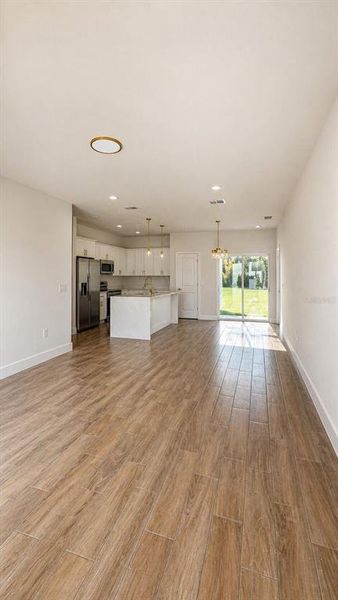 Spacious, unfurnished interior of a new home in , Kissimmee (Image 8).