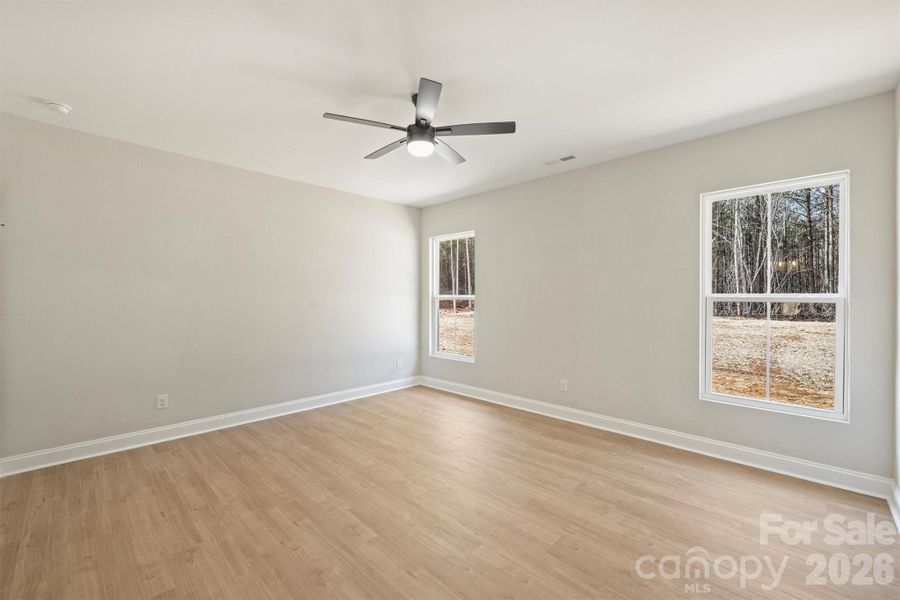 Spacious, unfurnished interior of a new home in , Lincolnton (Image 27).