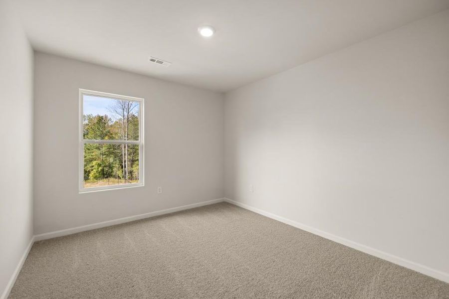 Spacious, unfurnished interior of a new home in Hughes Court, Dawsonville (Image 28).