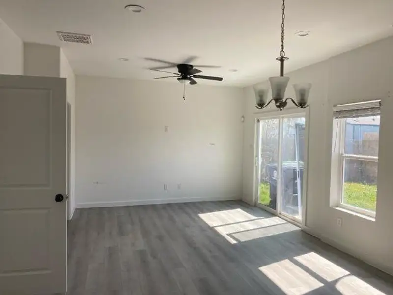 Spacious, unfurnished interior of a new home in , Houston (Image 7).