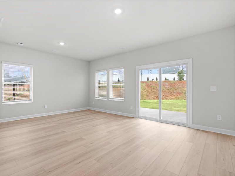 Spacious, unfurnished interior of a new home in Crossing at Abner Creek Townes, Greer (Image 11).