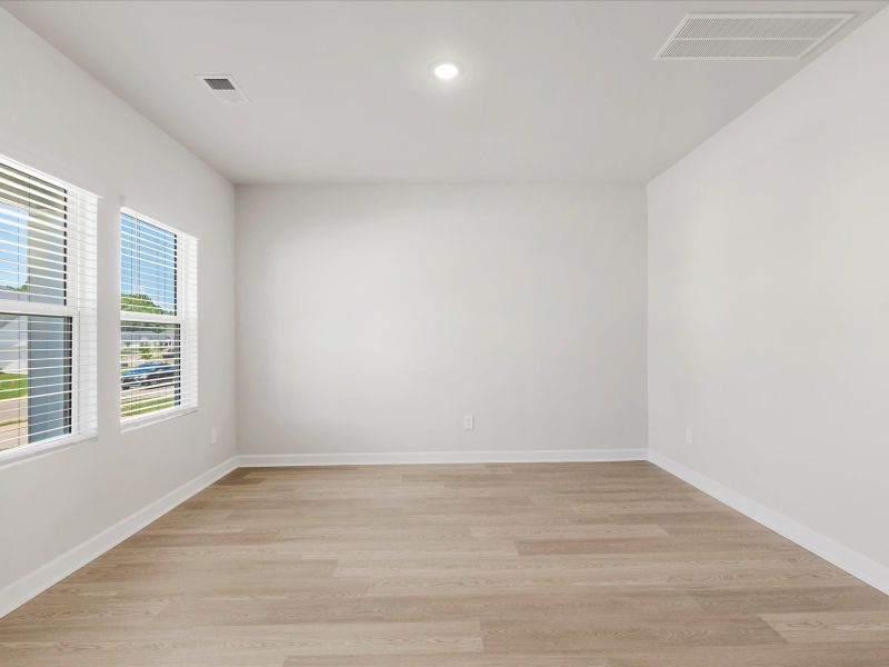 Spacious, unfurnished interior of a new home in Collier Ridge, Moore (Image 13).