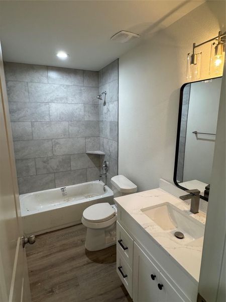 Furnished interior view inside a new home in , La Marque (Image 5).