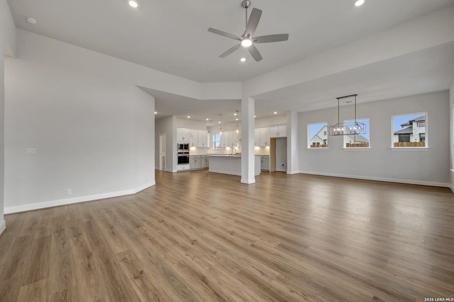 Spacious, unfurnished interior of a new home in Briggs Ranch – Signature Legacy Series, San Antonio (Image 17). Spacious, unfurnished interior of a new home in Briggs Ranch – Signature Legacy Series, San Antonio (Image 17).