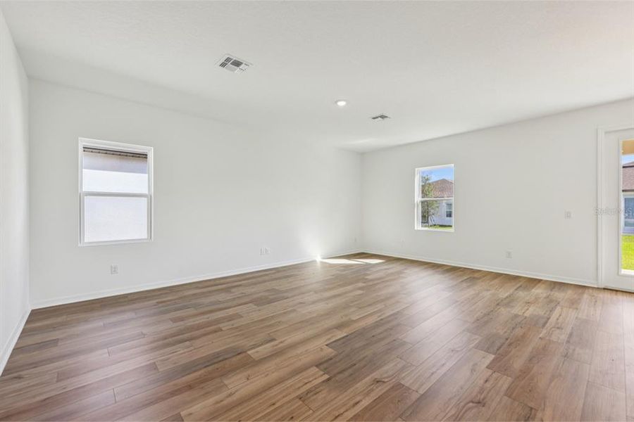Spacious, unfurnished interior of a new home in Sunbrooke, St. Cloud (Image 36).