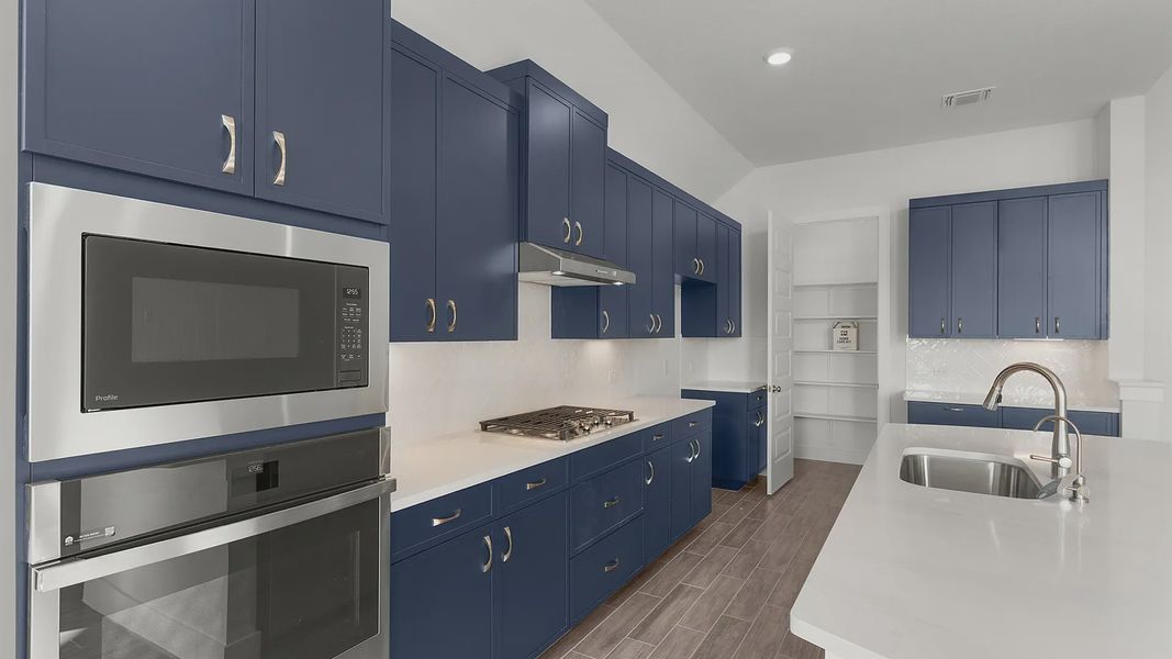 Furnished interior view inside a new home in Highland Village, Georgetown (Image 6).
