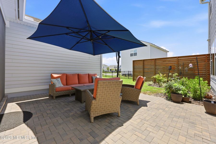 Exterior details and patio area of a home in Seven Pines, Jacksonville (Image 26).