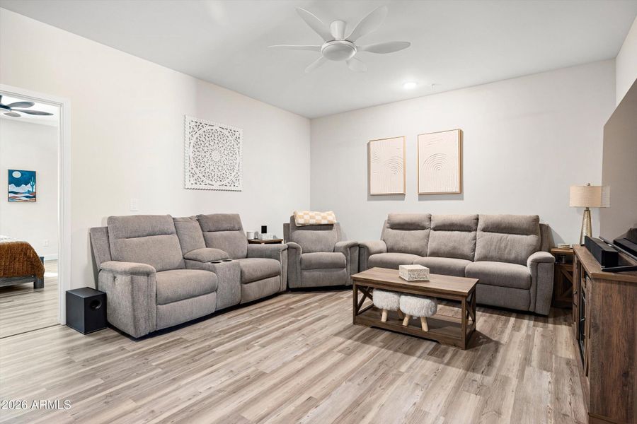 22-2822 W White Feather Ln_22