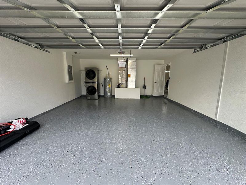 Spacious, unfurnished interior of a new home in , Dunnellon (Image 15).