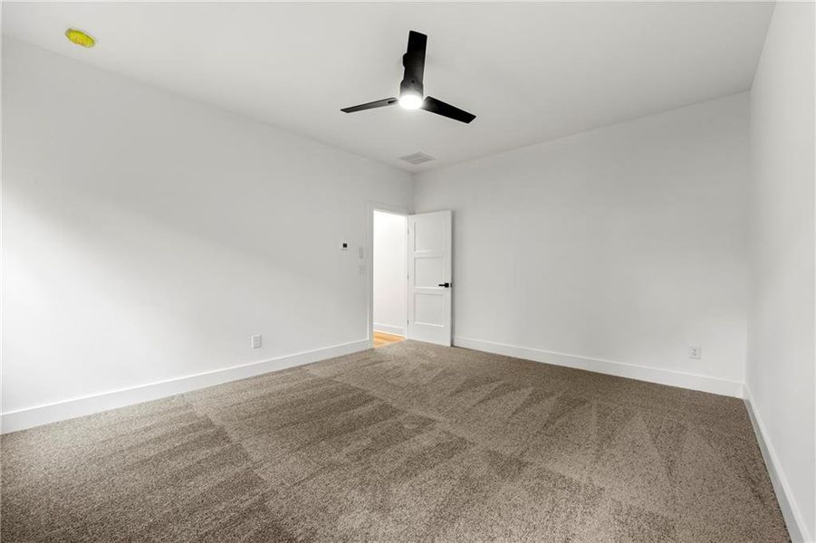 Spacious, unfurnished interior of a new home in , Jefferson (Image 36).