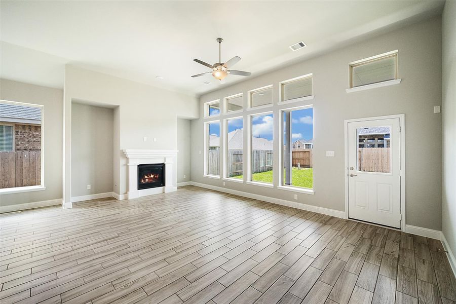 Spacious, unfurnished interior of a new home in Bridgeland: Heritage Collection, Cypress (Image 18).