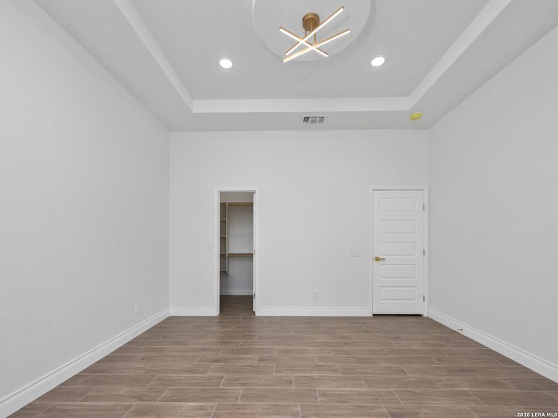 Spacious, unfurnished interior of a new home in , Elmendorf (Image 33).