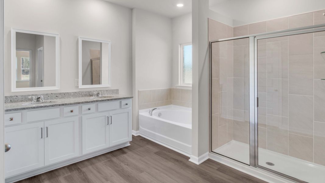 Representative furnished interior of a home built from the Fraser by D.R. Horton in Riverwood Gardens, Oakland (Image 7).