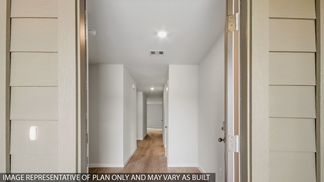 Spacious, unfurnished interior of a new home in Lexington Heights, Willis (Image 9).