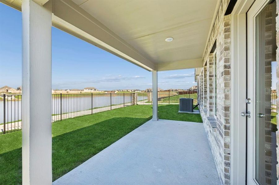 Exterior details and patio area of a home in Mercer Meadows, Royse City (Image 19).