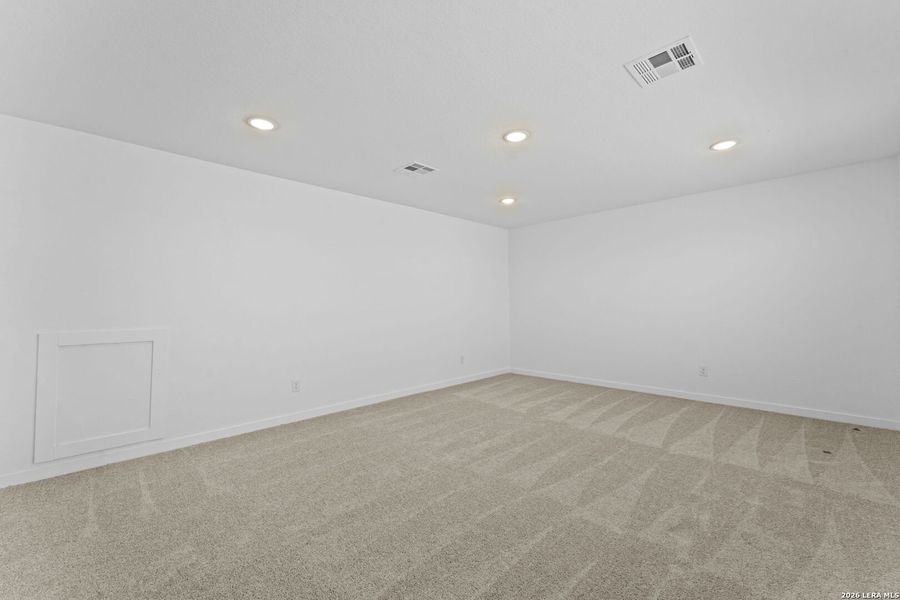 Spacious, unfurnished interior of a new home in Grace Valley, Marion (Image 24).