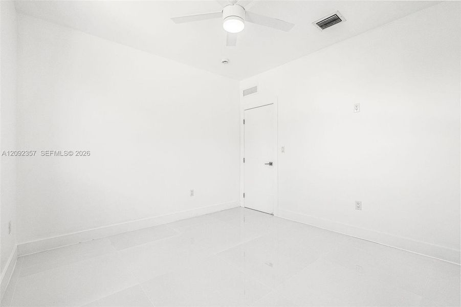 Spacious, unfurnished interior of a new home in , Miami (Image 36).