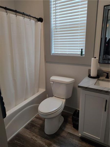 Furnished interior view inside a new home in , Dallas (Image 32).